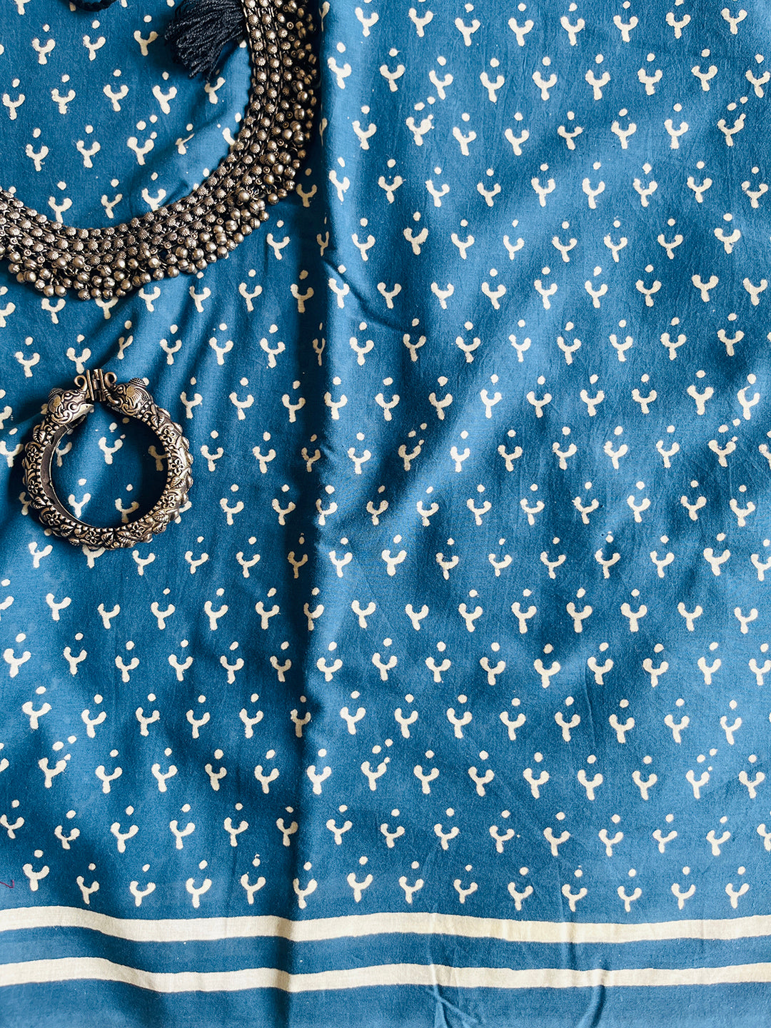 "THE MAGIC IS IN YOU"-BLOCK PRINTED COTTON MULMUL SAREE (BLUE)