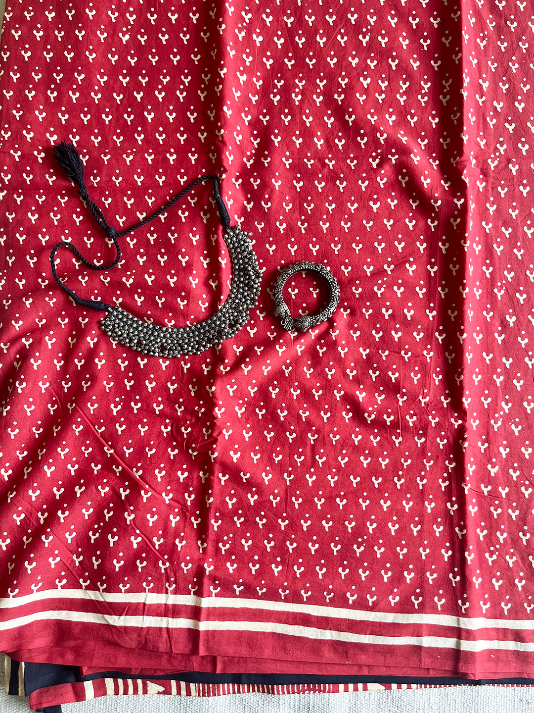 "THE MAGIC IS IN YOU"-BLOCK PRINTED COTTON MULMUL SAREE (RUSTIC RED)