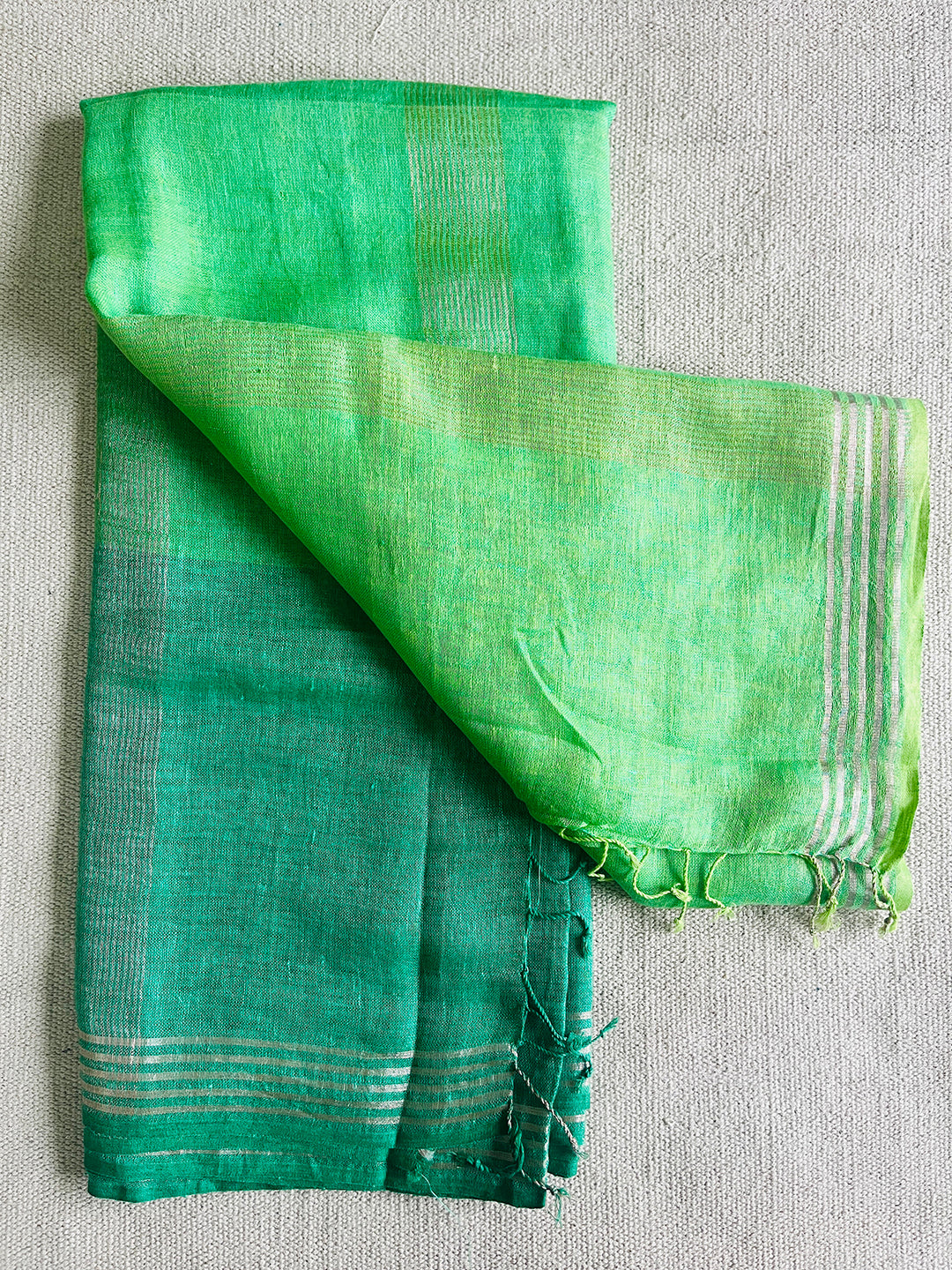 HANDWOVEN OMBRE LINEN SAREE- GO GREEN