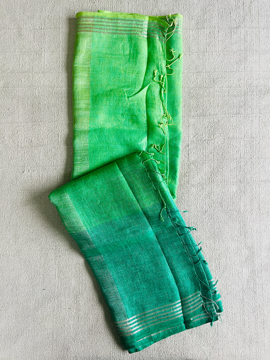 HANDWOVEN OMBRE LINEN SAREE- GO GREEN