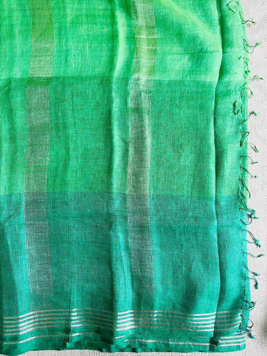 HANDWOVEN OMBRE LINEN SAREE- GO GREEN