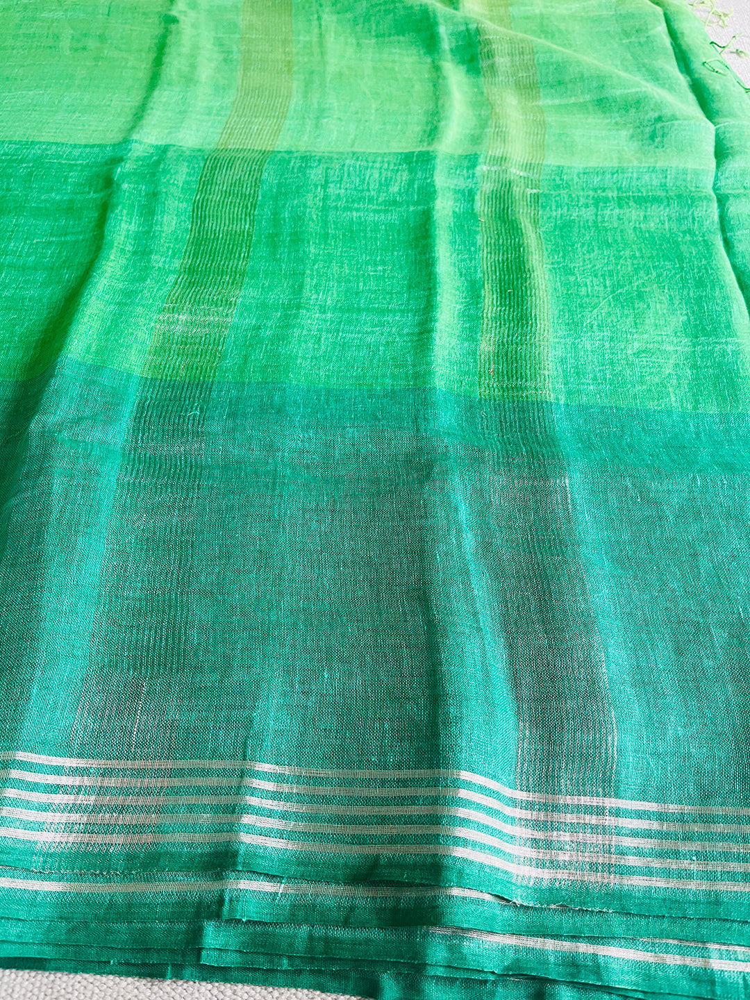 HANDWOVEN OMBRE LINEN SAREE- GO GREEN