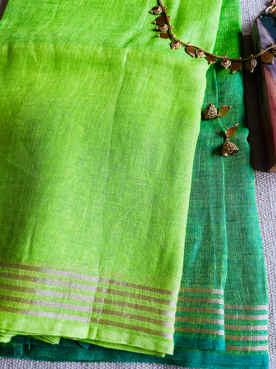 "DRAPED IN MAGNIFICENCE"  HANDWOVEN OMBRE GREEN LINEN SAREE
