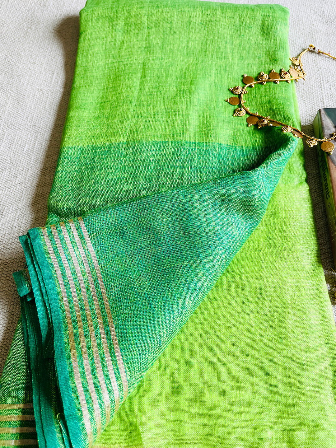 "DRAPED IN MAGNIFICENCE"  HANDWOVEN OMBRE GREEN LINEN SAREE