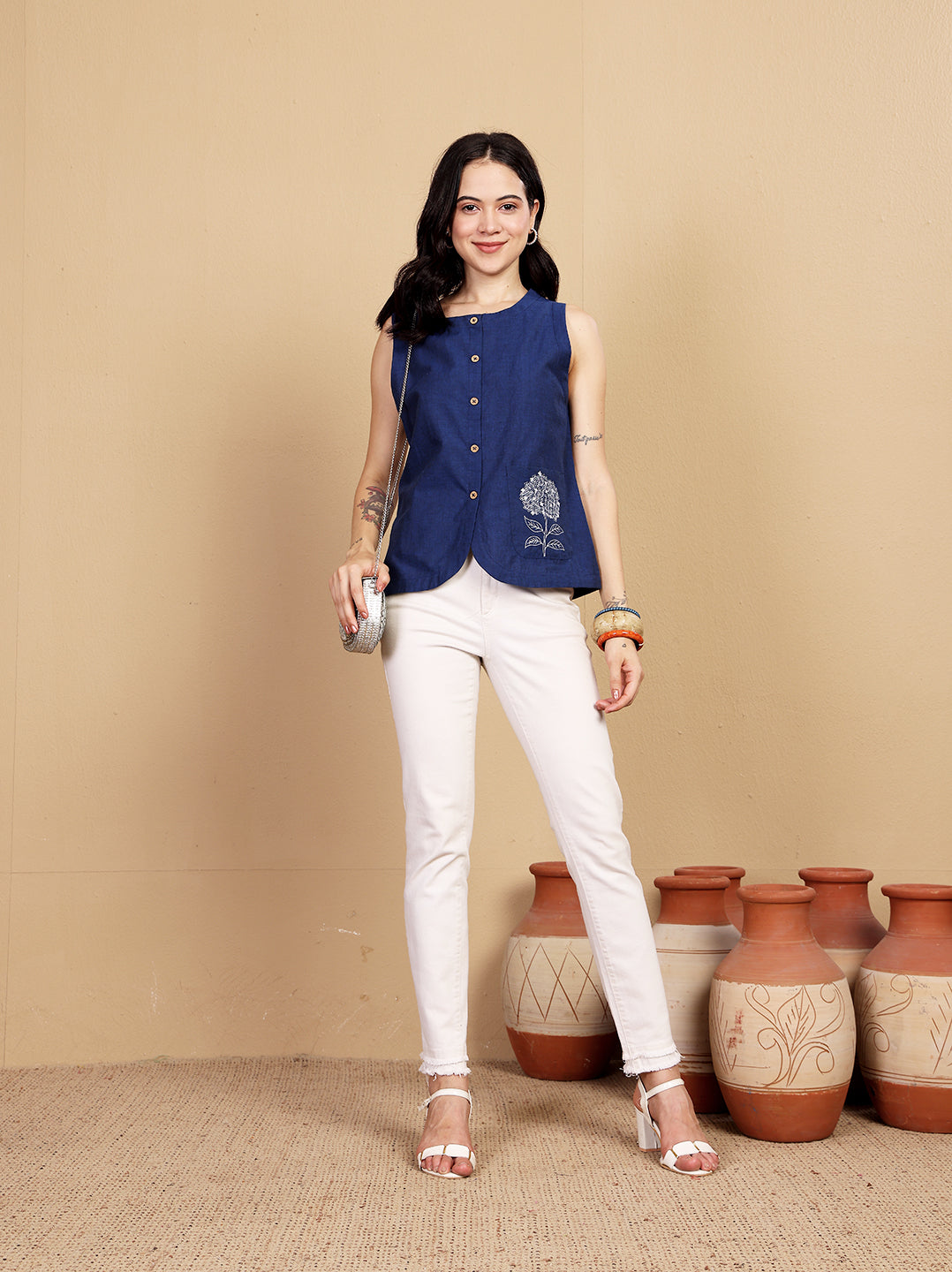 "MINIMAL CHIC" embroidered versatile waistcoat (Indigo)