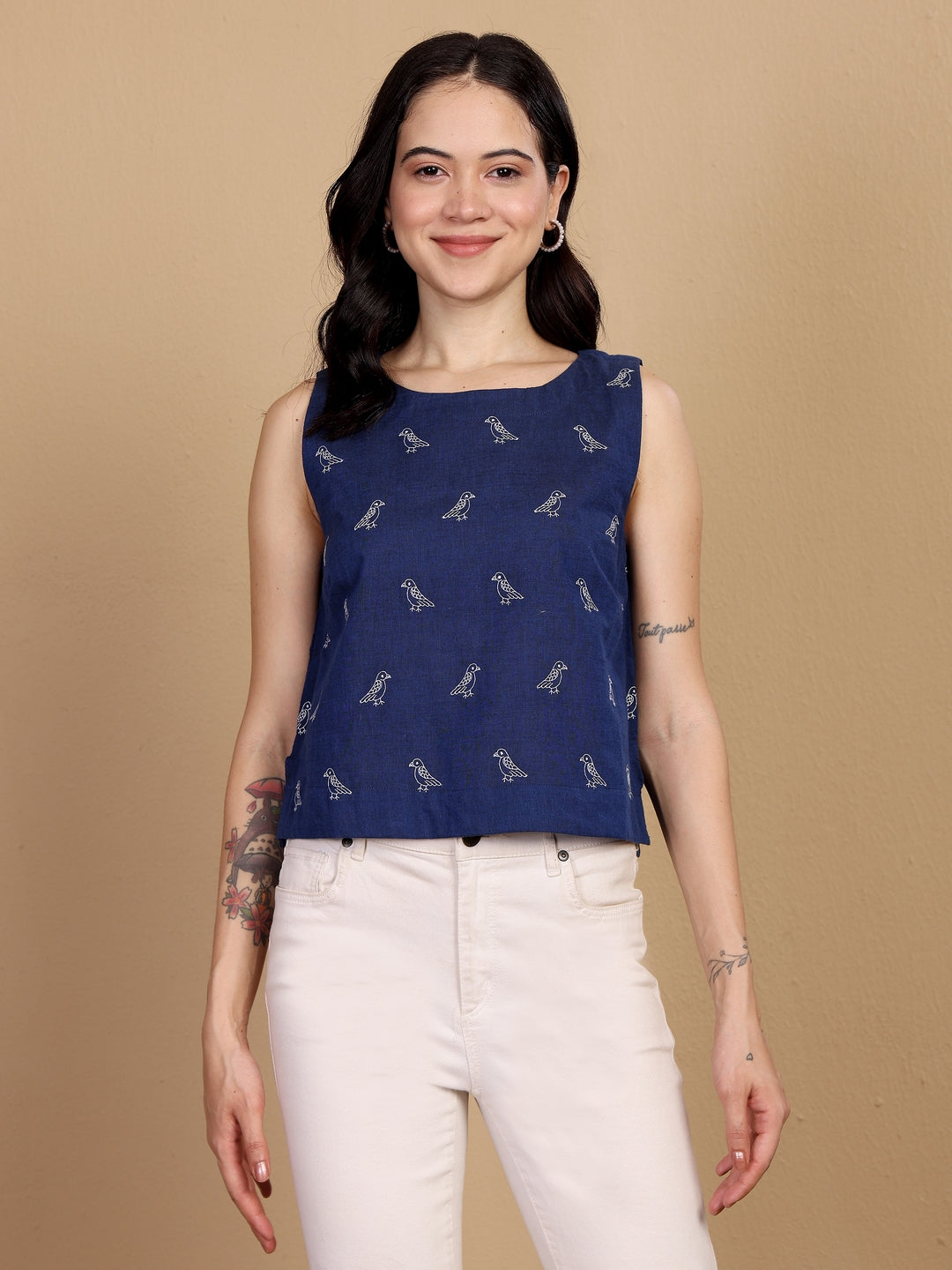 "FREE LIKE A BIRD" embroidered short top (Indigo)