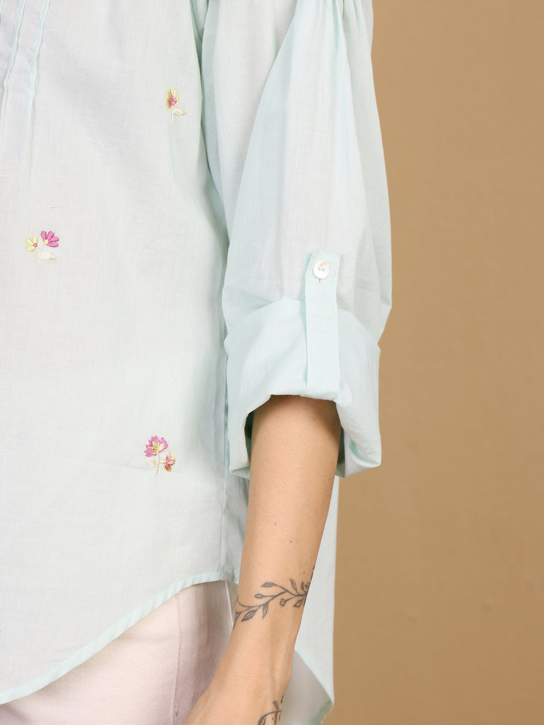 "WHERE EASY MEETS BREEZY" embroidered Boxy Shirt (AQUA)