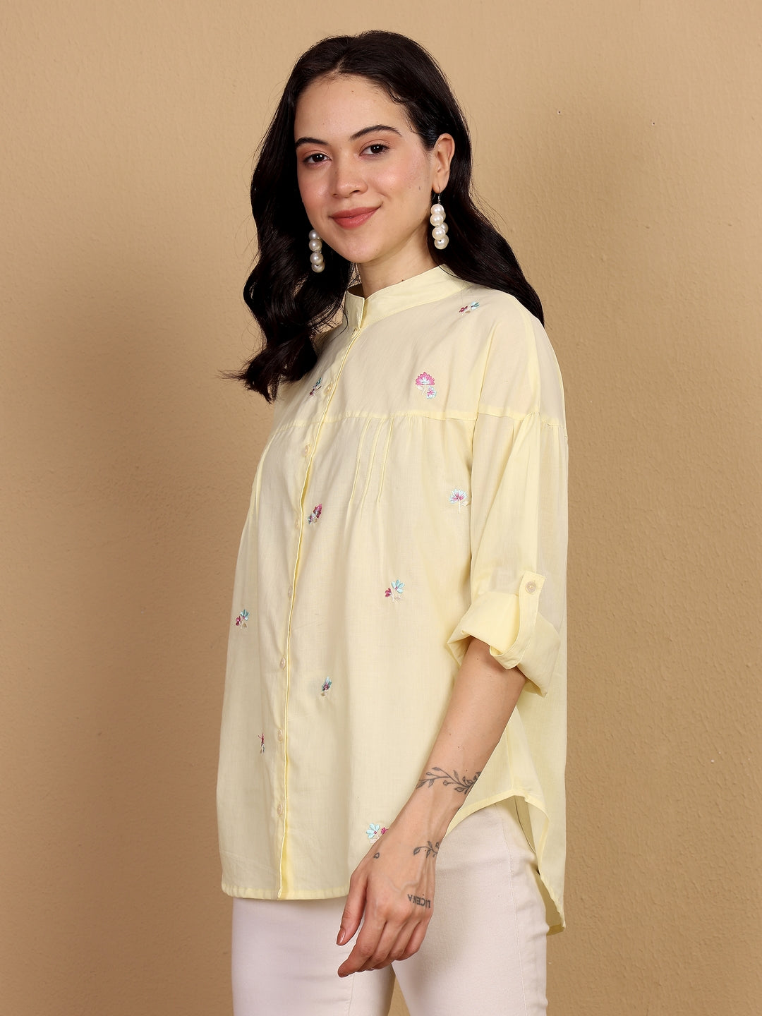 "WHERE EASY MEETS BREEZY" embroidered Boxy Shirt (Mild Sun)