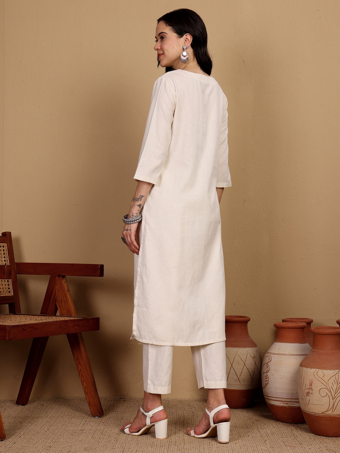 "MUST HAVE SUMMER OUTFIT" floral embroidered Kurta (Natural)