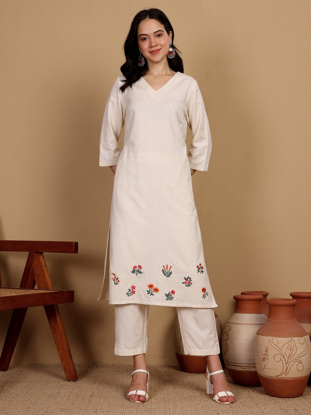 "MUST HAVE SUMMER OUTFIT" floral embroidered Kurta (Natural)