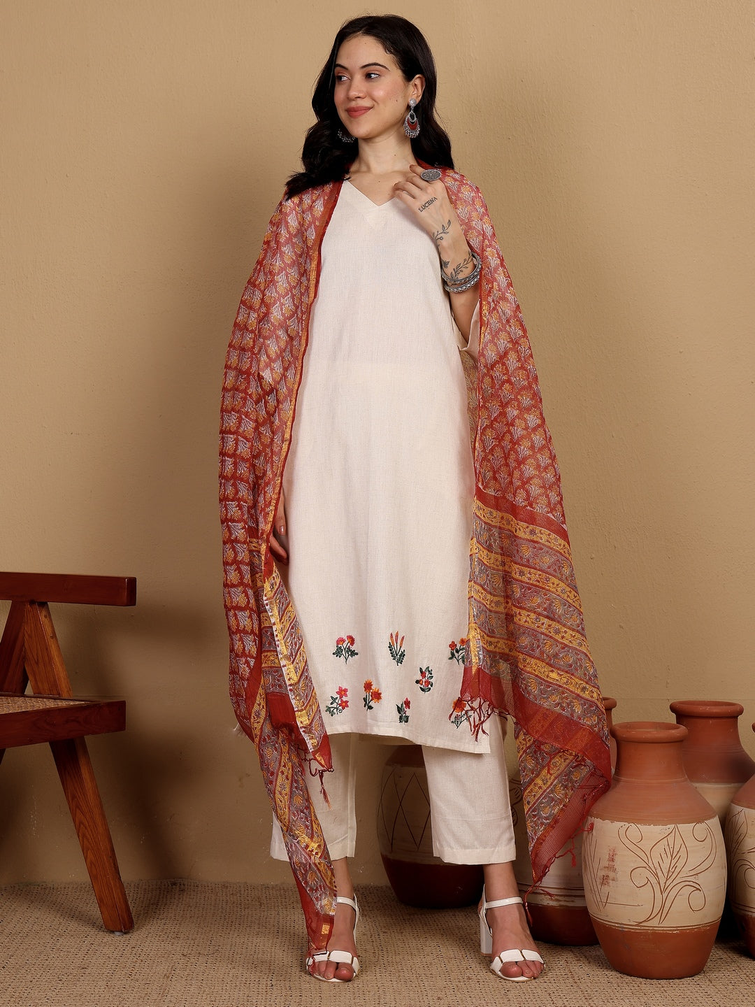 "MUST HAVE SUMMER OUTFIT" floral embroidered Kurta (Natural)