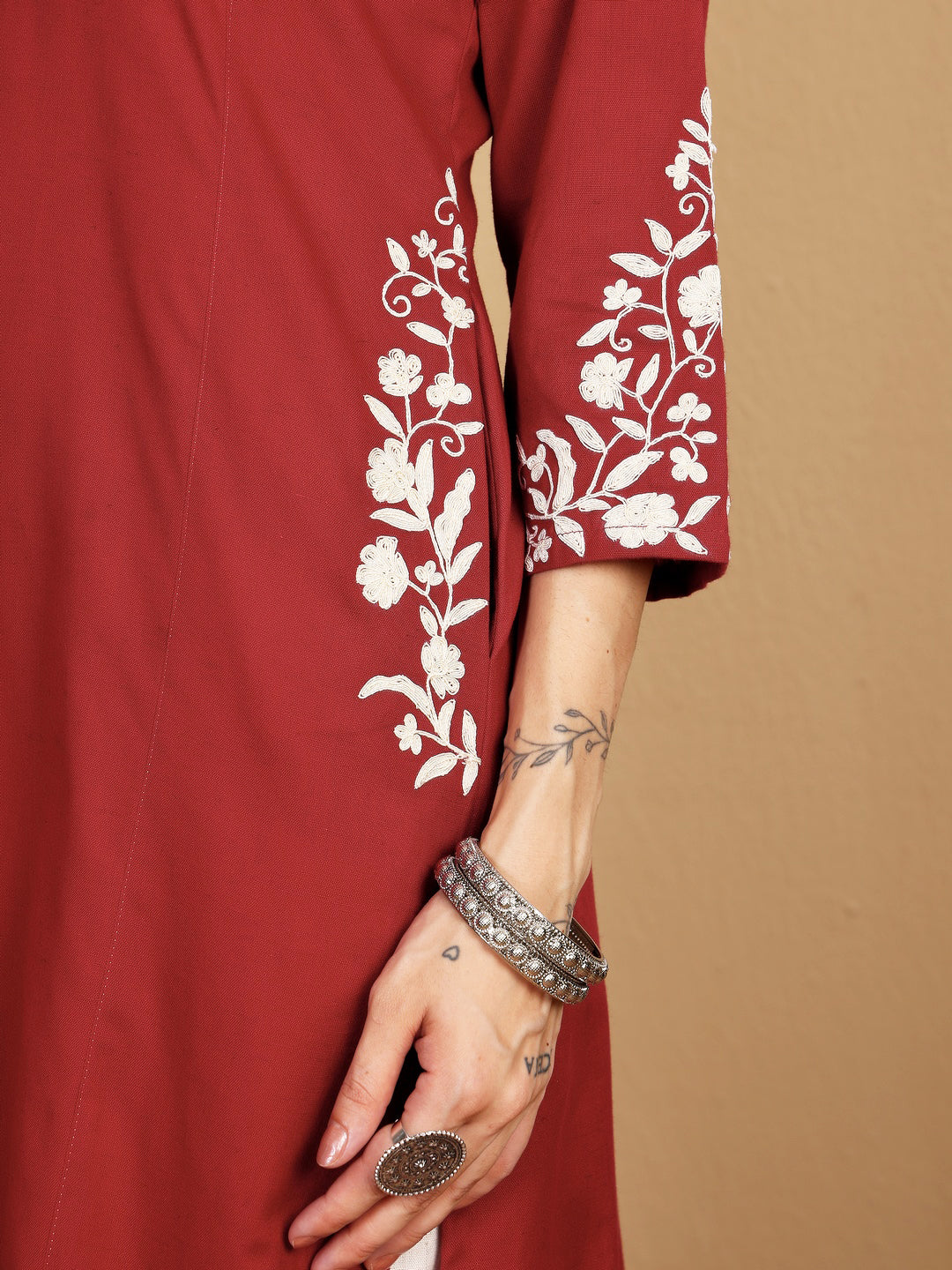 "THE HEAD TURNERS" embroidered Kurta (Carmine Red)