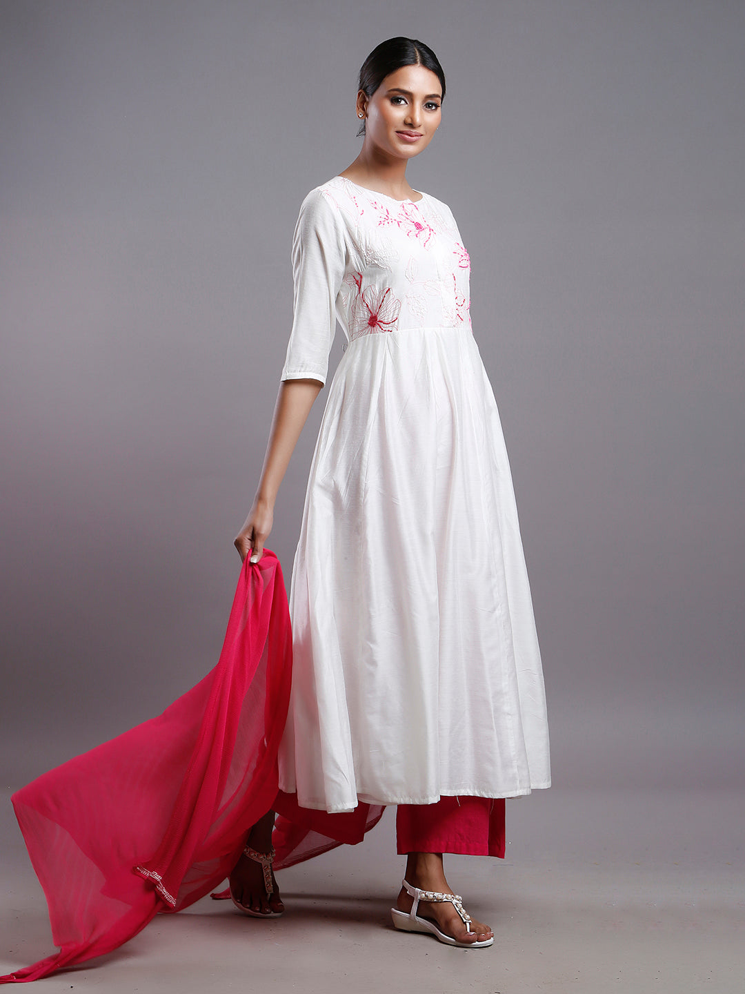 "A FAIRY FEELING..." OFF WHITE CHANDERI EMBROIDERED KURTA