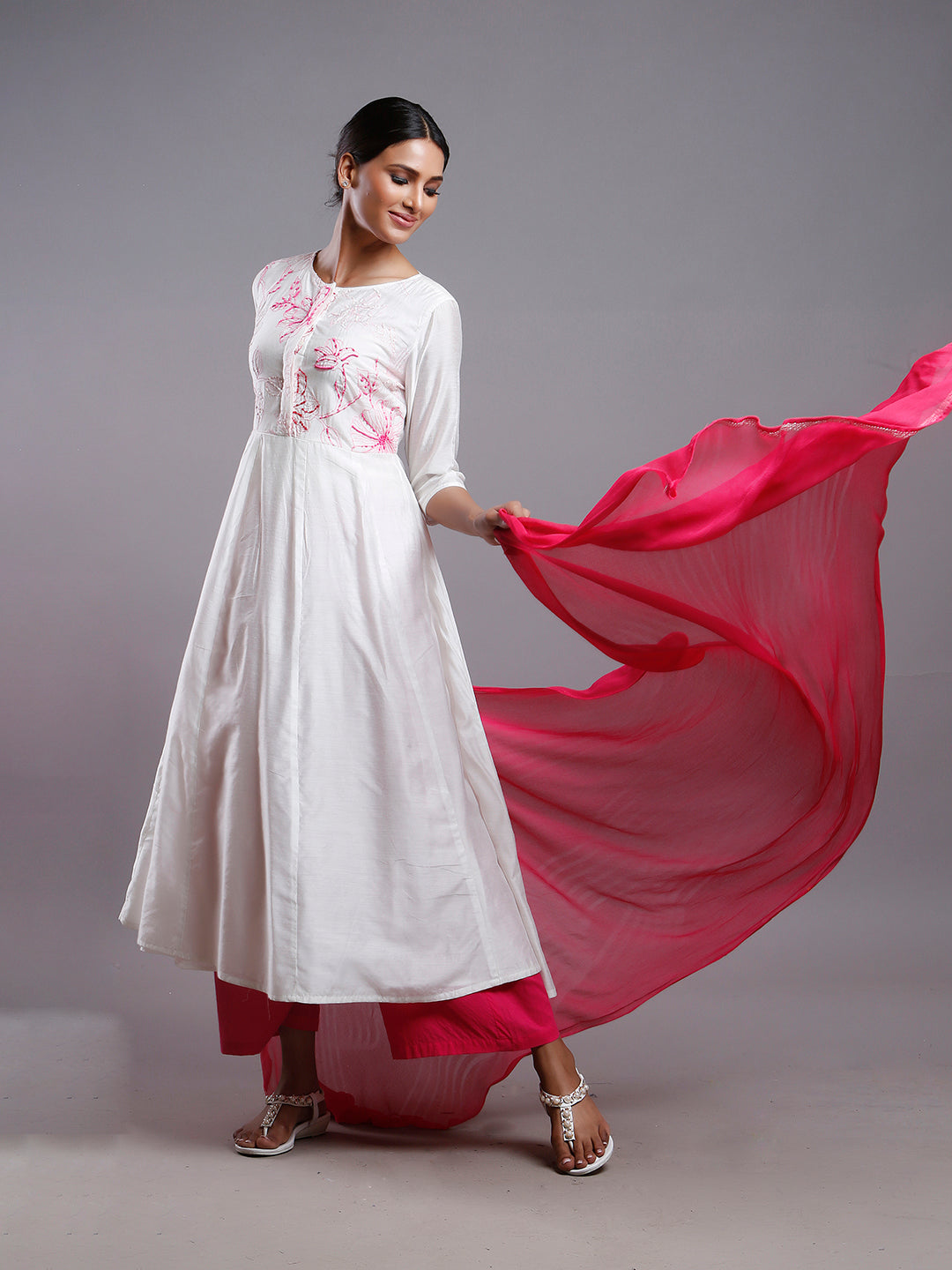 "A FAIRY FEELING..." OFF WHITE CHANDERI EMBROIDERED KURTA
