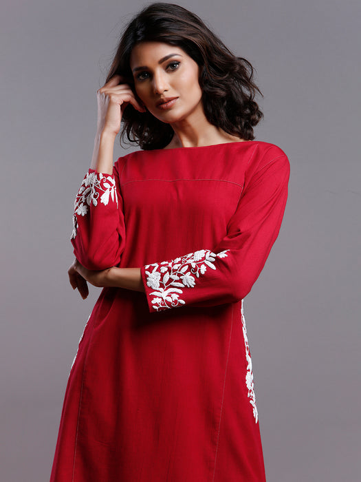 SCARLET RED EMBD KAFTAN KURTA