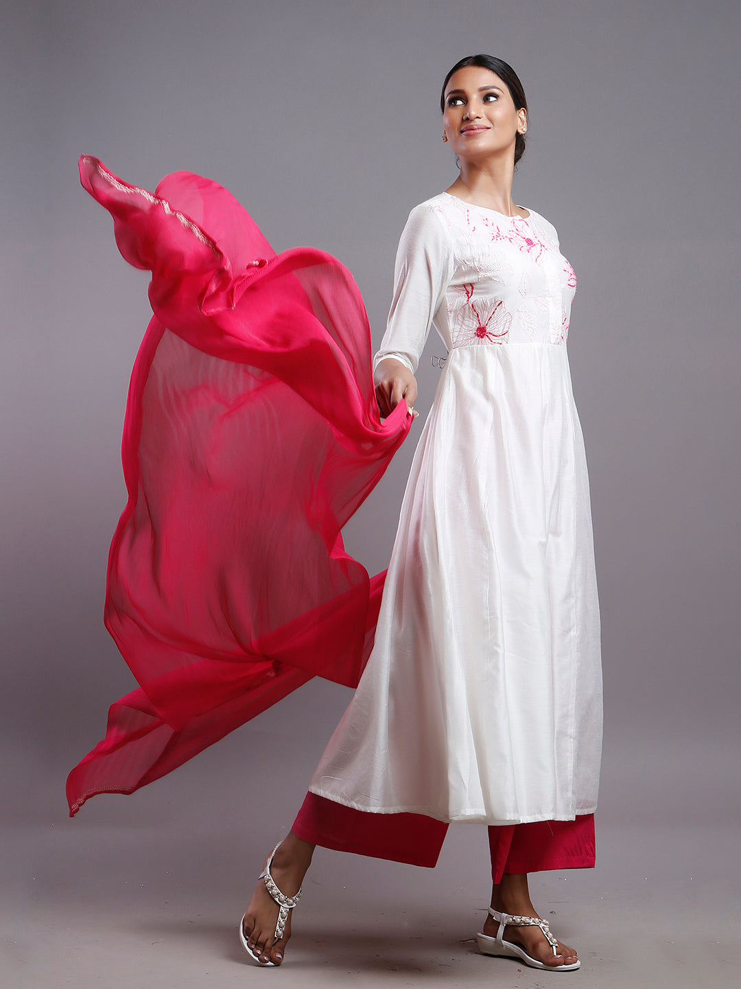 "A FAIRY FEELING..." OFF WHITE CHANDERI EMBROIDERED KURTA