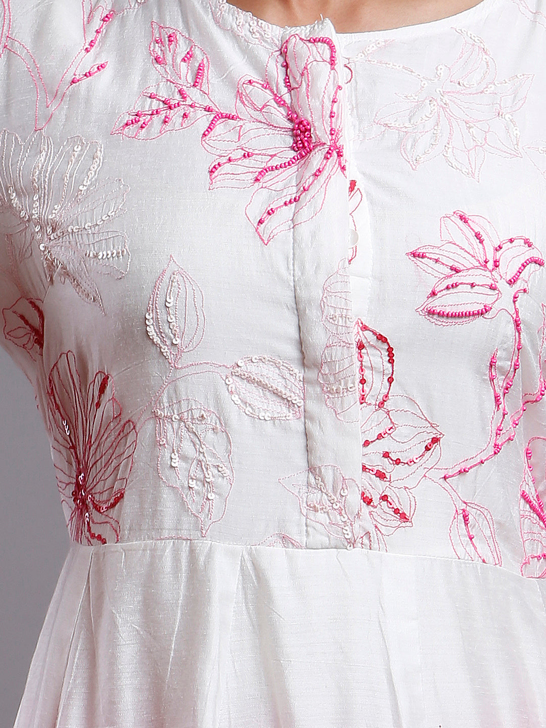 "A FAIRY FEELING..." OFF WHITE CHANDERI EMBROIDERED KURTA