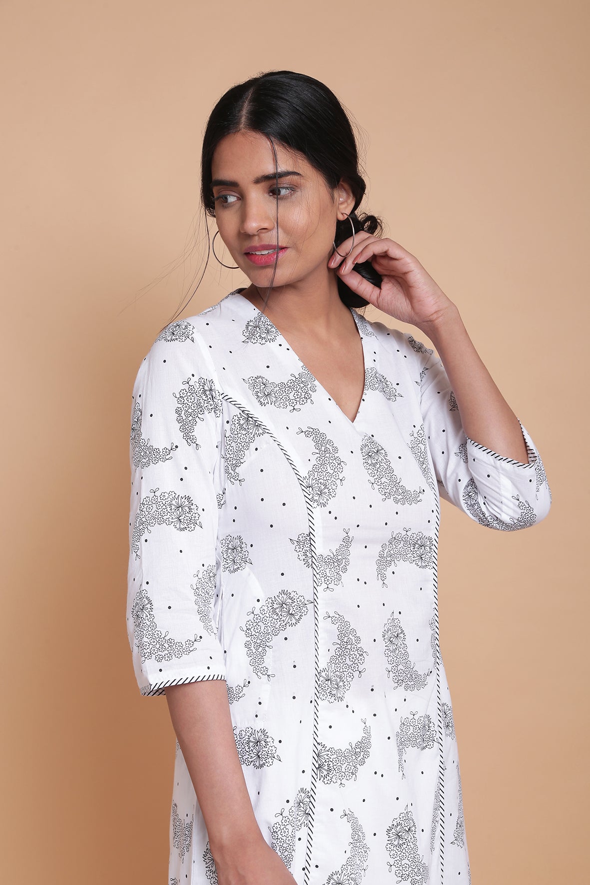 Paisley A-Line B&W Kurta with Pockets